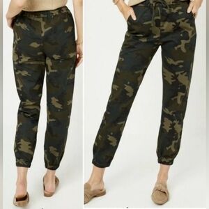 Hayden Los Angeles Women's Camo Print Jean Jogger Ankle Pant